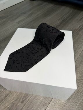 David Donahue Black Floral Jacquard Tie